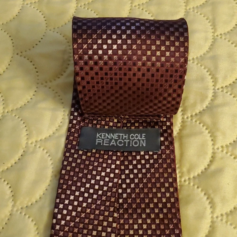 Necktie - Picture 2 of 3